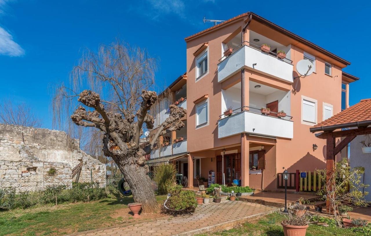 Apartments Ulika Cervar-Porat Bagian luar foto