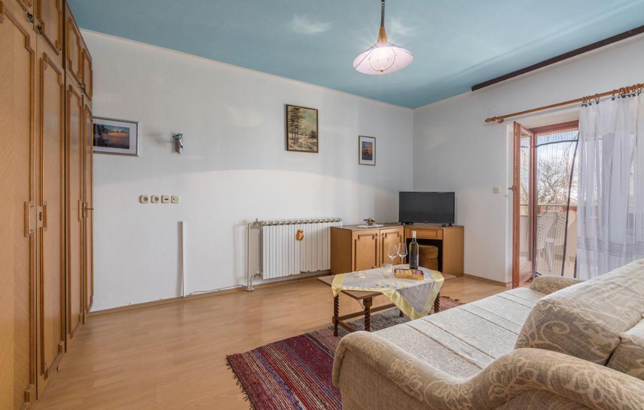 Apartments Ulika Cervar-Porat Bagian luar foto